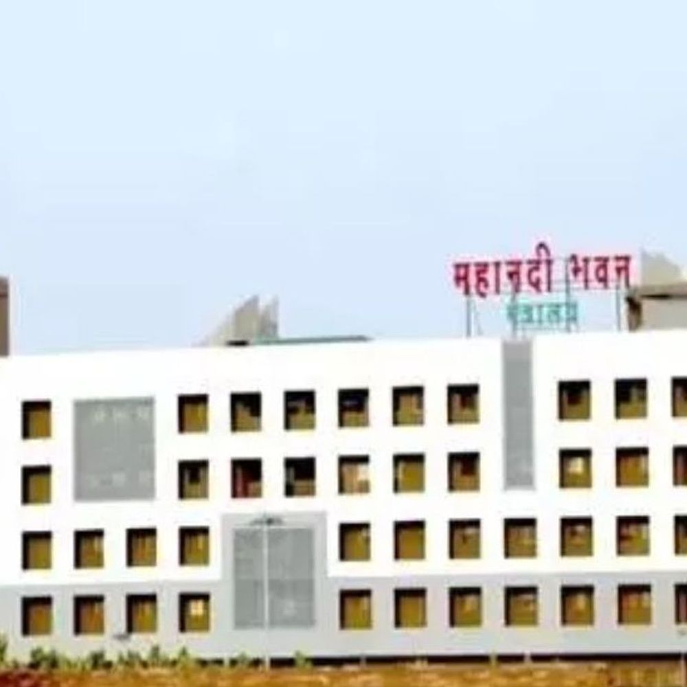 छत्तीसगढ़ में बड़ा प्रशासनिक फेरबदल: 10 जिलों के बदले गए DEO, 13 अधिकारी ट्रांसफर