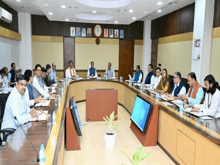 छत्तीसगढ़ कैबिनेट के 5 बड़े फैसले: सरकारी नौकरी के लिए उम्र सीमा हुई 45 साल
