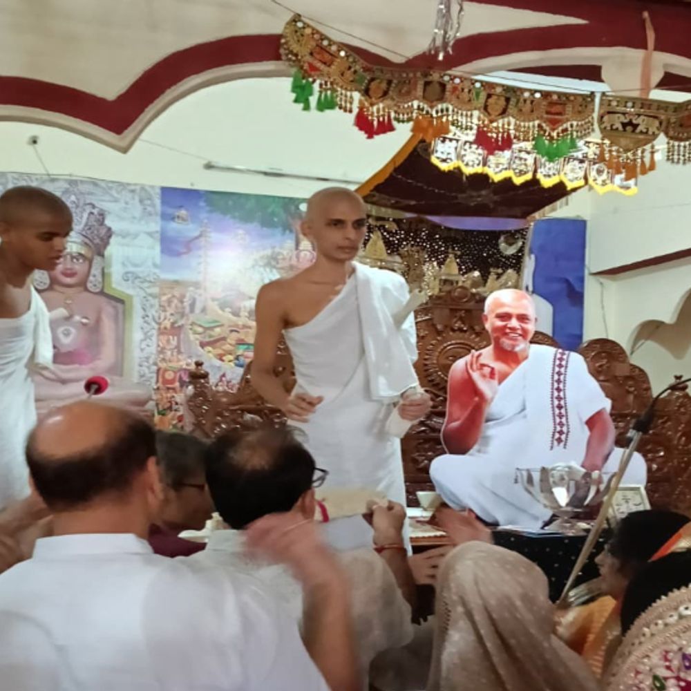रायपुर: ज्ञानवल्लभ उपाश्रय में धूमधाम से मनाया गया भगवान महावीर जन्मोत्सव