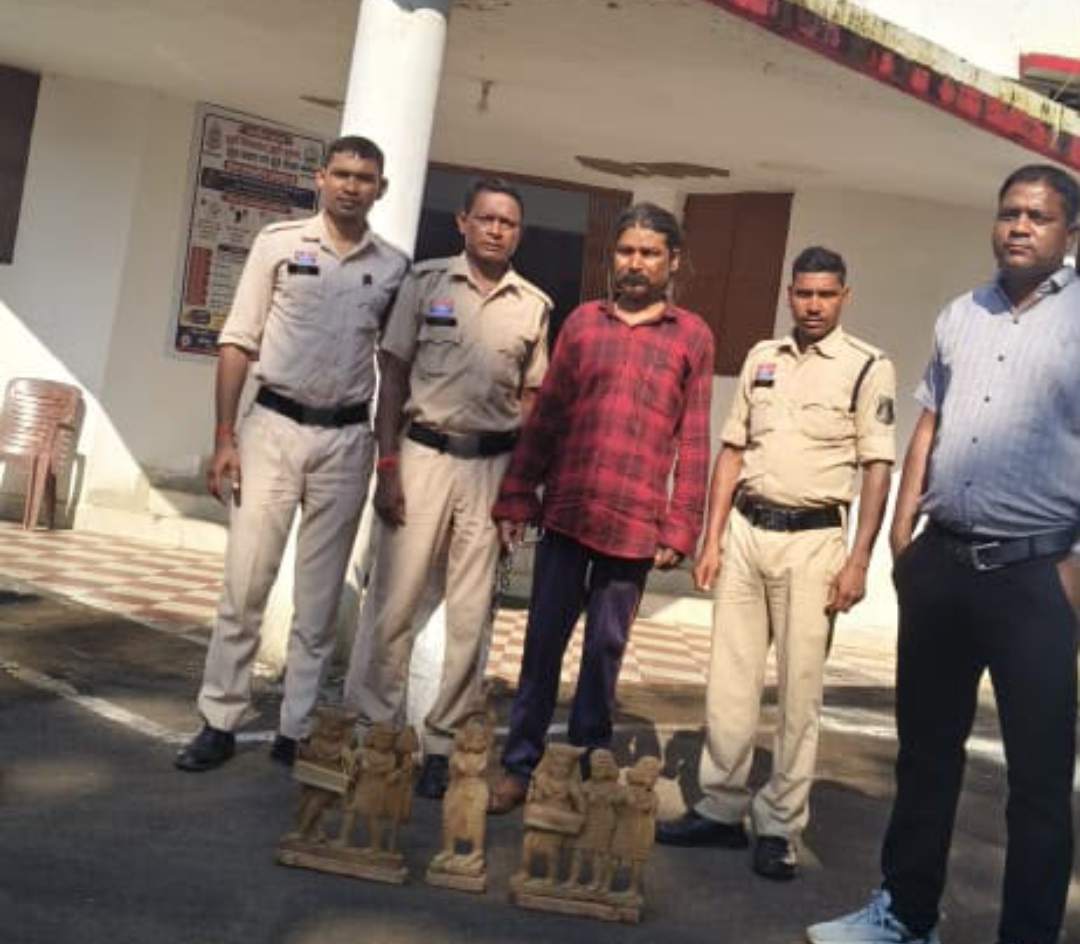 नारायणपुर पुलिस की बड़ी कार्रवाई, 17 चोरी की मूर्तियां बरामद व आरोपी गिरफ्तार