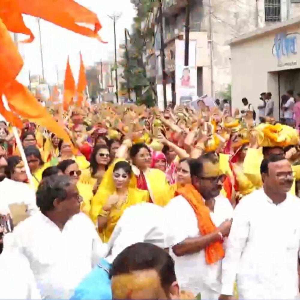 रायपुर में आज से इंद्रेश महाराज की भागवत कथा, भव्य कलश यात्रा निकाली गई