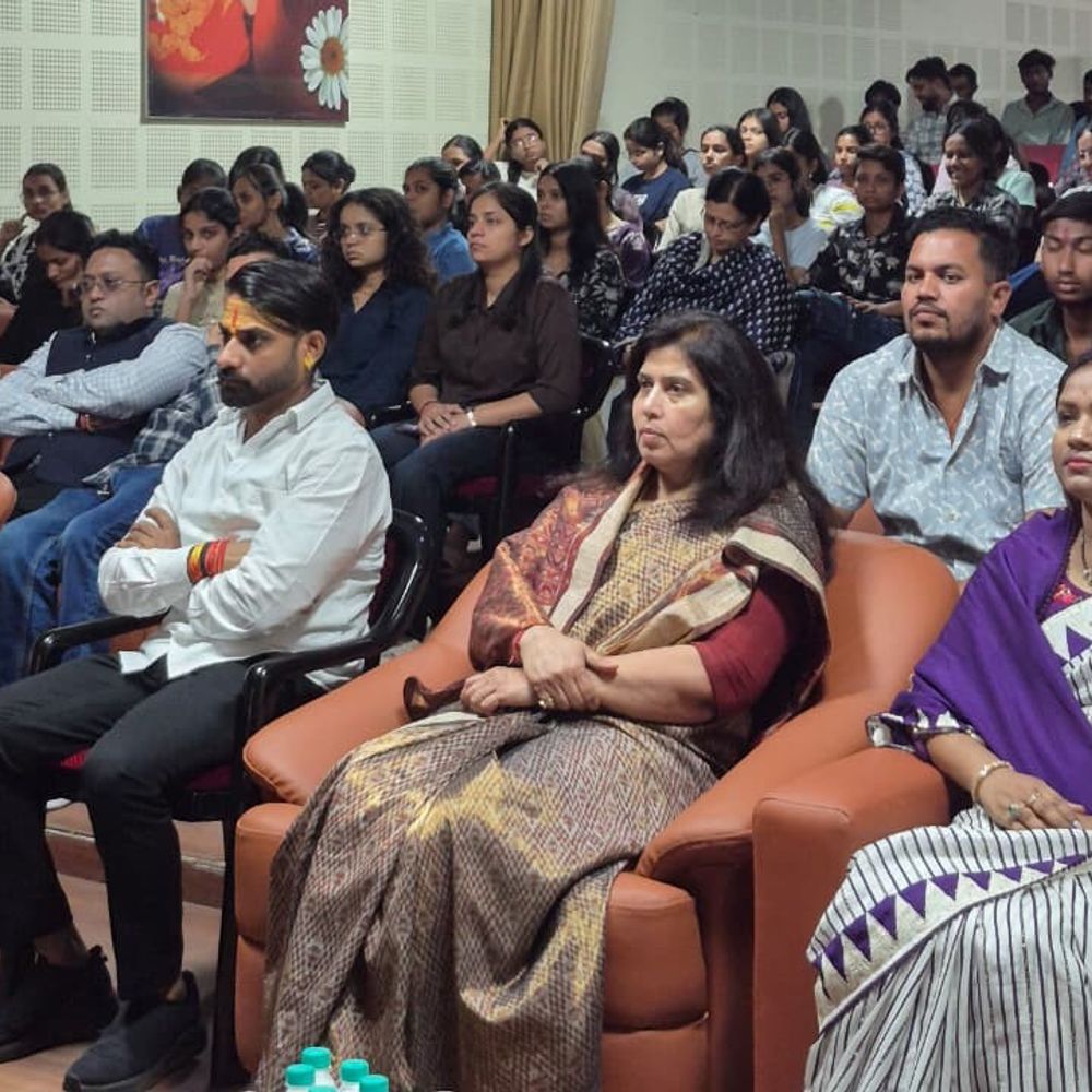भिलाई में मन की बात: डॉ. सरोज पांडेय ने युवाओं से की संवाद की शुरुआत
